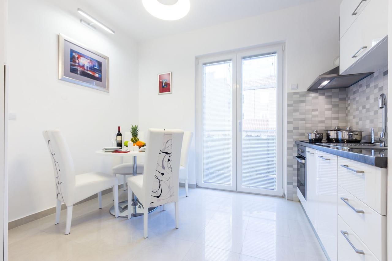Fifi Apartment W. Parking In Old Town Zadar Zimmer foto